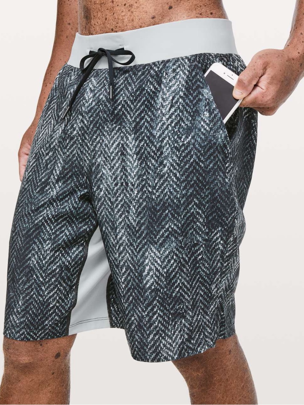 Lululemon T.H.E. Short *9" Updated
Bleached Herringbone Multi